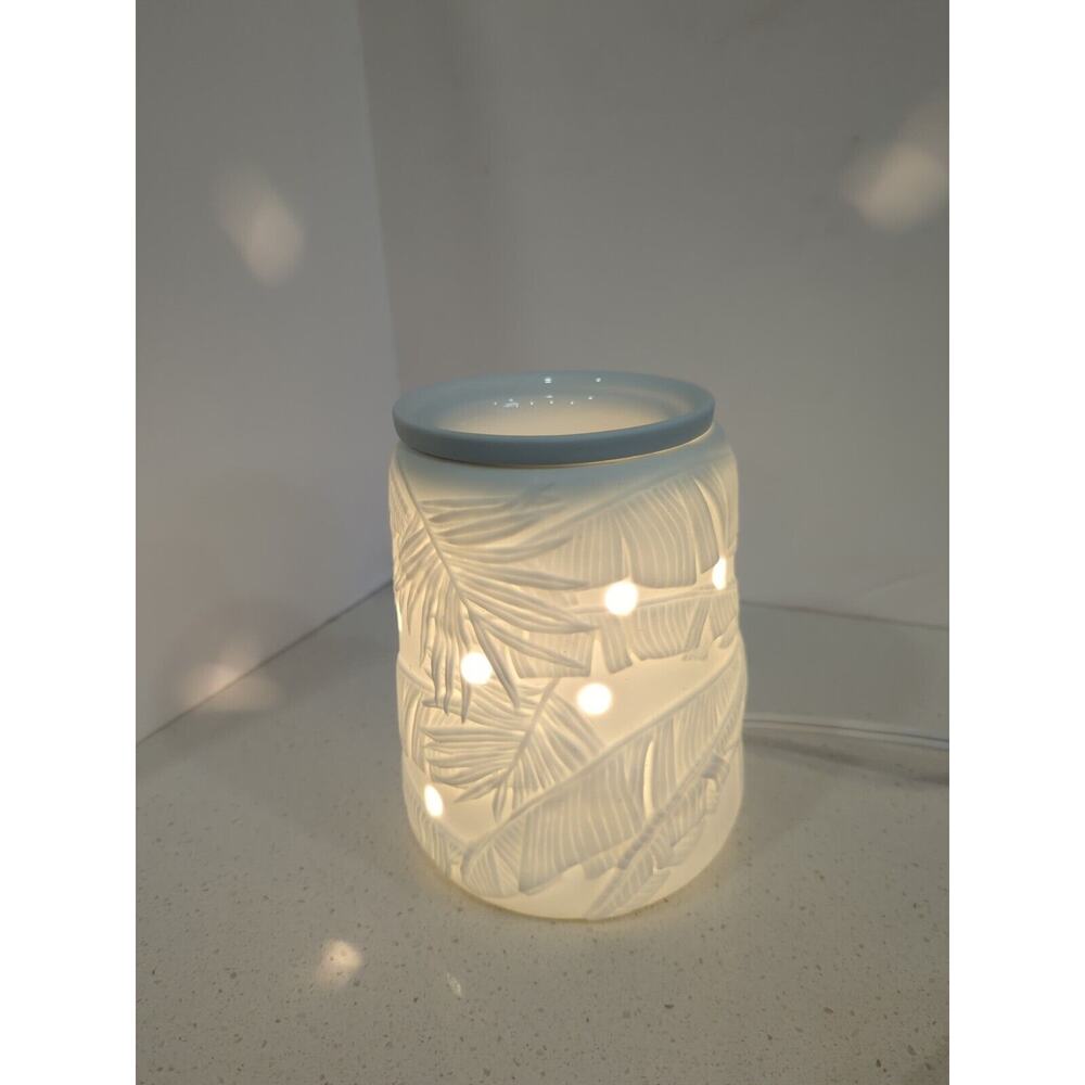 RETIRED Scentsy Jungle Canopy Fragrance Warmer Palm‎ Fronds And Banana Leaves.